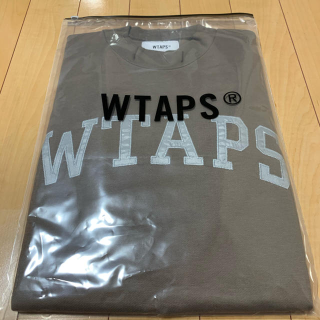 W)taps(ダブルタップス)のL 新品 WTAPS COLLEGE MOCK NECK BEIGE 20AW メンズのトップス(スウェット)の商品写真