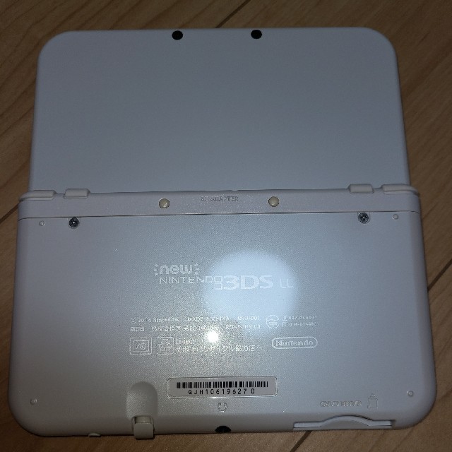 ニンテンドー3DS(ニンテンドー3DS)の【動作確認済】New Nintendo 3DS LL パールホワイト エンタメ/ホビーのゲームソフト/ゲーム機本体(携帯用ゲーム機本体)の商品写真