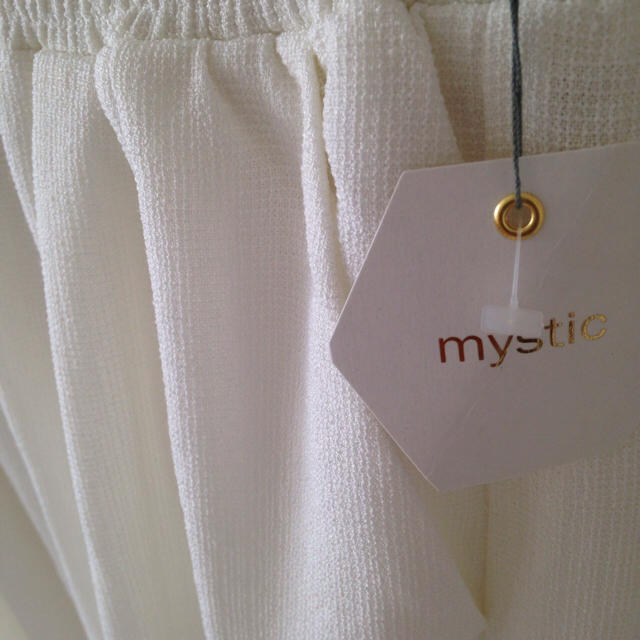 mystic(ミスティック)のタグ付新品☆クロップド丈ワイドパンツ レディースのパンツ(クロップドパンツ)の商品写真