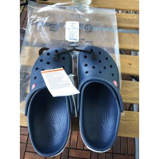 クロックス(crocs)の【新品　未使用】クロックス　22㎝（ネイビー）(サンダル)