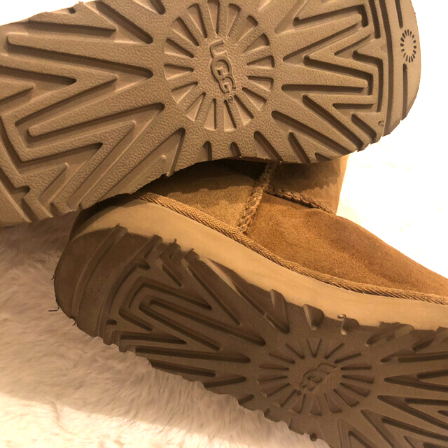 UGG ムートン　ミニ　リボン