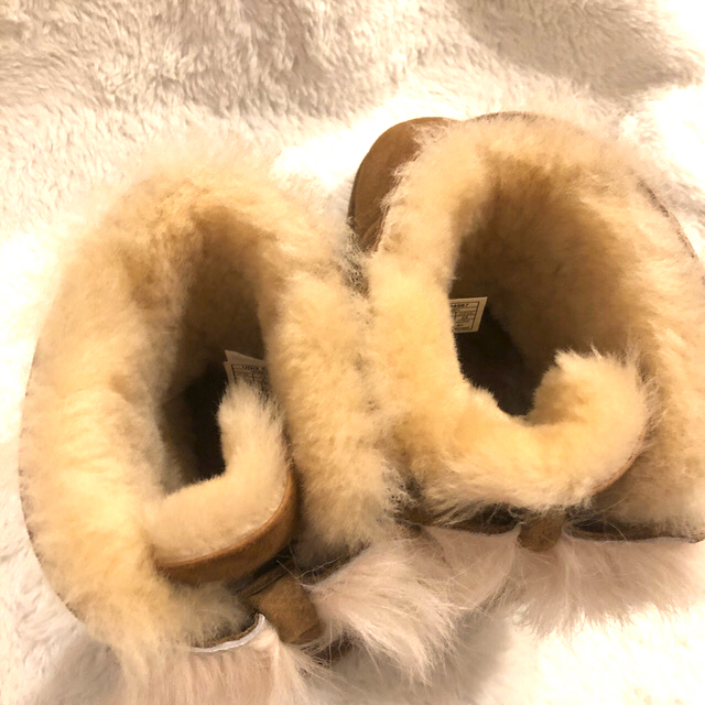 UGG ムートン　ミニ　リボン