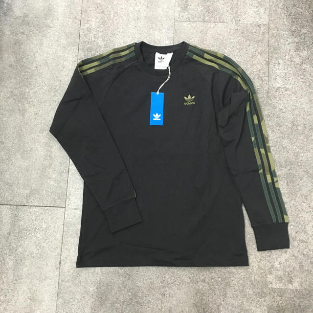 adidas(アディダス)のadidas アディダス！メンズの長袖Tシャツ メンズのトップス(Tシャツ/カットソー(七分/長袖))の商品写真