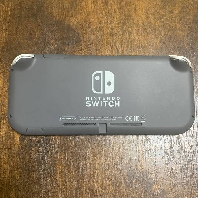 ニンテンドースイッチライトとあつまれどうぶつの森