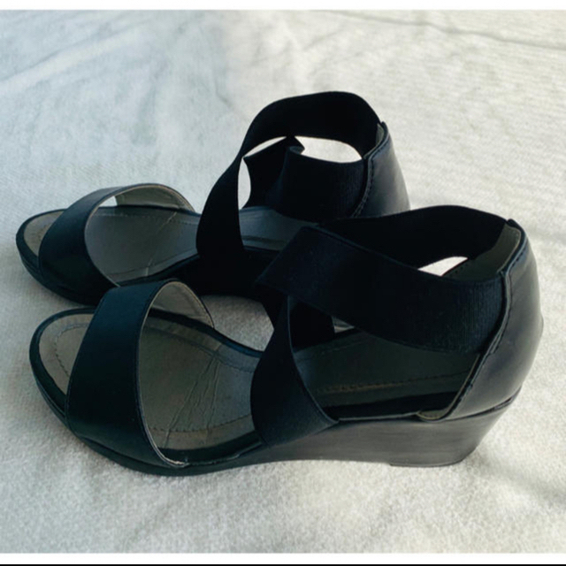 GINZA Kanematsu(ギンザカネマツ)のギンザカネマツ　パンプス　白　　GU サンダル ミュール  黒　2点セット レディースの靴/シューズ(ハイヒール/パンプス)の商品写真