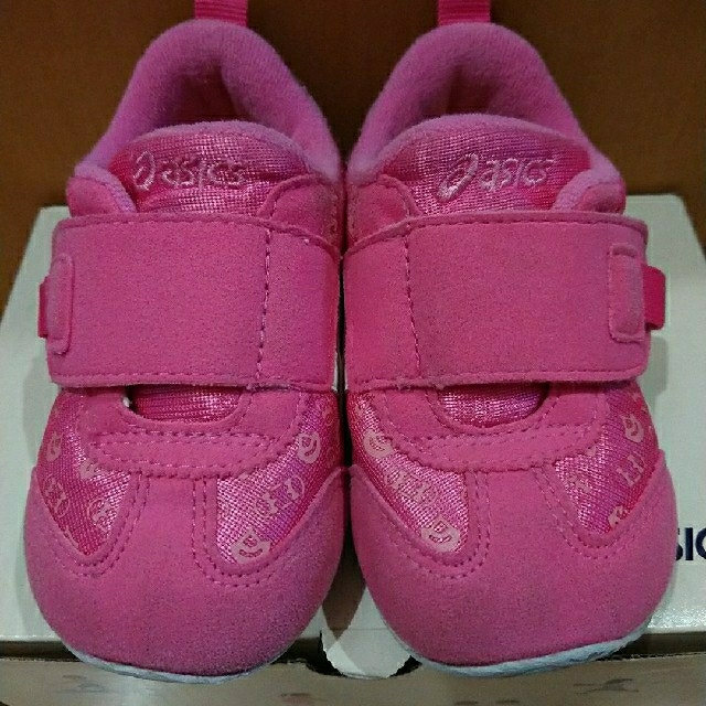 asics(アシックス)のアシックス アイダホ SPORTS PACK BABY ピンク 13.5cm キッズ/ベビー/マタニティのベビー靴/シューズ(~14cm)(スニーカー)の商品写真