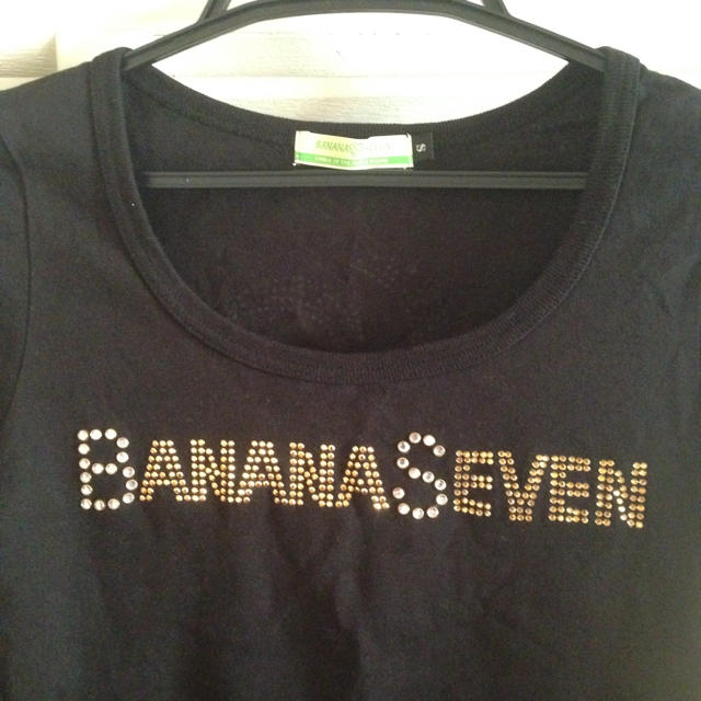 877*7(BANANA SEVEN)(バナナセブン)のBANANA SEVEN  黒Tシャツ レディースのトップス(Tシャツ(長袖/七分))の商品写真