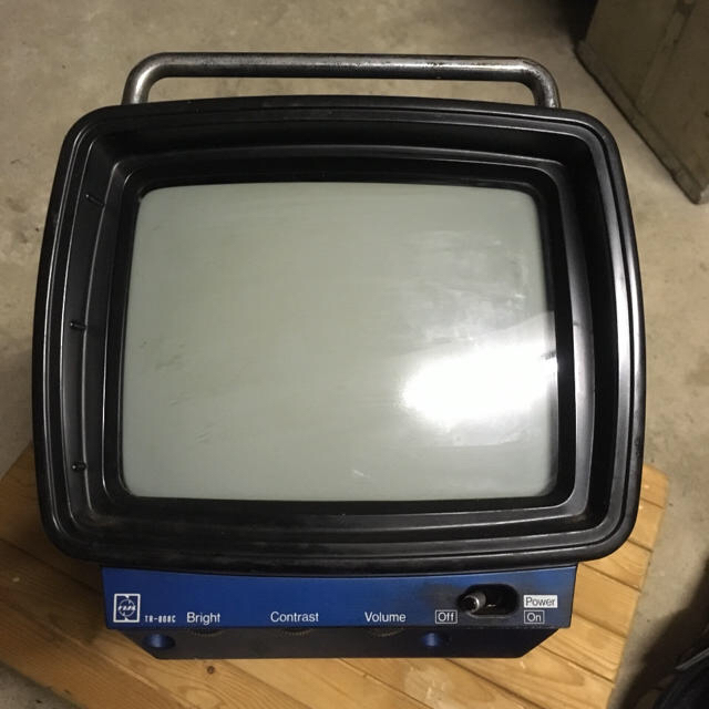 ナショナルの古いブラウン管テレビ 76年製 TR-808C