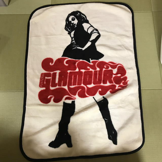 HYSTERIC GLAMOUR(ヒステリックグラマー)のヒステリックグラマー　ノベルティ  ブランケット　膝掛け　毛布 インテリア/住まい/日用品の寝具(毛布)の商品写真