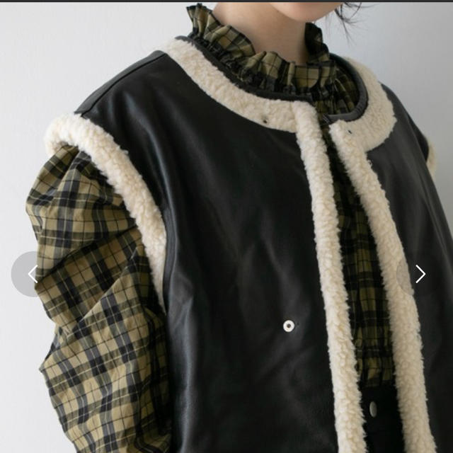 Kastane(カスタネ)の[新品]kastaneフェイクレザーリバボアベスト レディースのジャケット/アウター(ライダースジャケット)の商品写真