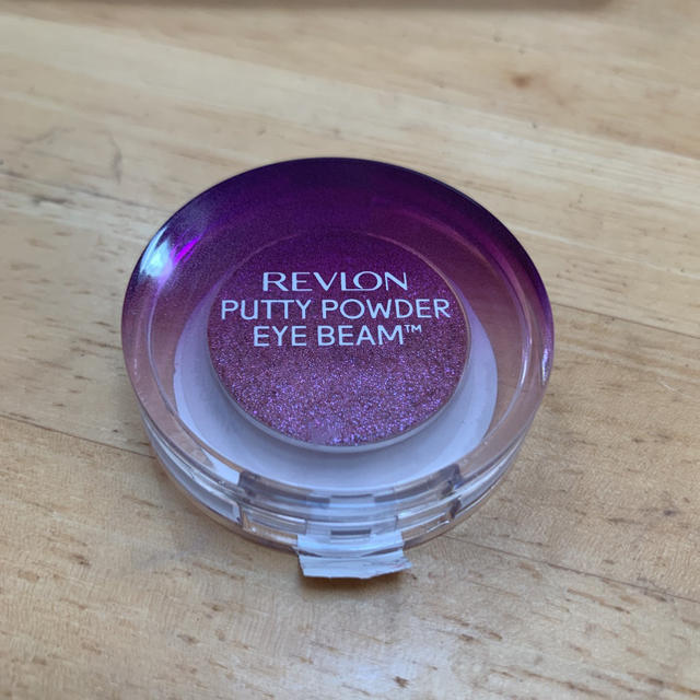 REVLON(レブロン)のレブロン パティ パウダー アイ ビーム 004 スリーピング スペル コスメ/美容のベースメイク/化粧品(アイシャドウ)の商品写真