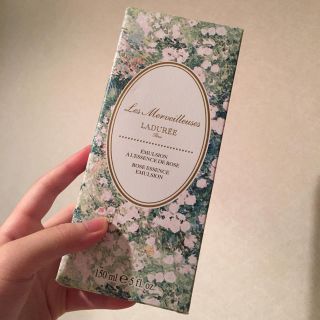 レメルヴェイユーズラデュレ(Les Merveilleuses LADUREE)のレ・メルヴェイユーズ ラデュレ ローズエッセンスエマルジョン(乳液/ミルク)