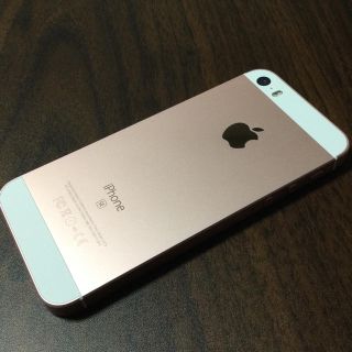 アップル(Apple)の初代 iPhone SE 32GB ローズゴールド SIMフリー(スマートフォン本体)