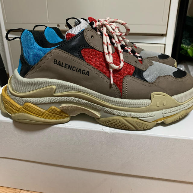 Balenciaga(バレンシアガ)のBALENCIAGA triple S マルチカラー　 メンズの靴/シューズ(スニーカー)の商品写真