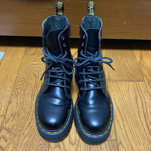 Dr.Martens(ドクターマーチン)のドクターマーチン ジェイドン 8ホール ブーツ 厚底 イエローステッチ レディースの靴/シューズ(ブーツ)の商品写真