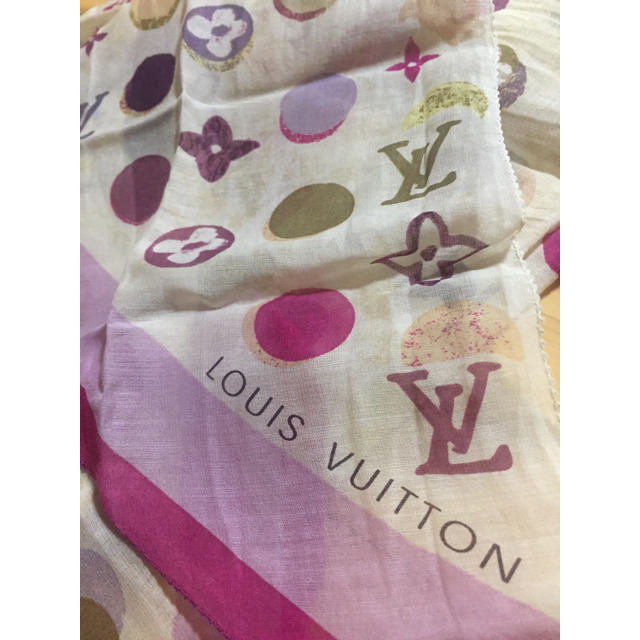 LOUIS VUITTON(ルイヴィトン)のLOUIS VUITTON スカーフ アクセサリー レディースのバッグ(ハンドバッグ)の商品写真