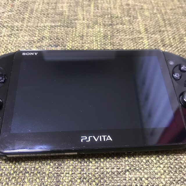 PlayStation Vita(プレイステーションヴィータ)のPlayStation Vita 本体　【充電器・箱等付属品なし】 エンタメ/ホビーのゲームソフト/ゲーム機本体(携帯用ゲーム機本体)の商品写真