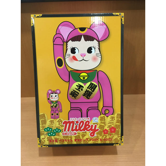 ベアブリックBE@RBRICK 招き猫 ペコちゃん 蛍光ピンク　100％ ＆ 400％