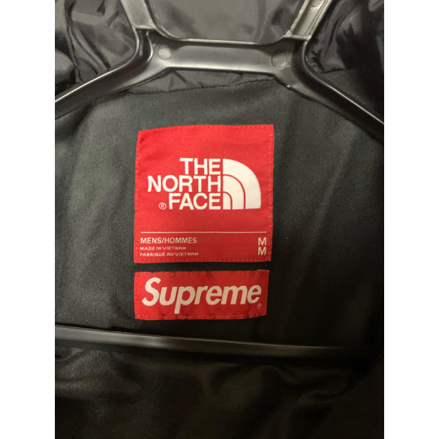Supreme(シュプリーム)のSupreme ノース Arc Logo マウンテン パーカー 黒M メンズのジャケット/アウター(マウンテンパーカー)の商品写真