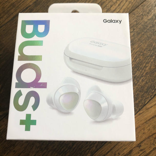 Galaxy(ギャラクシー)のサムスン　Galaxy Buds＋　ホワイト　ほぼ未使用 スマホ/家電/カメラのオーディオ機器(ヘッドフォン/イヤフォン)の商品写真