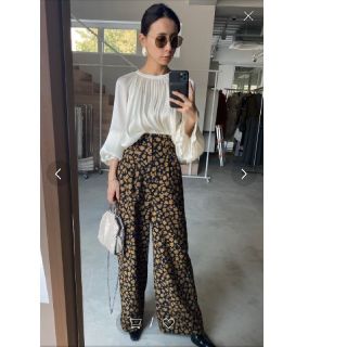 アメリヴィンテージ(Ameri VINTAGE)のMIA VINTAGE FLOWER PANTS(カジュアルパンツ)