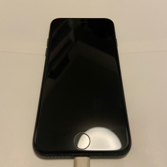 Apple(アップル)のiPhone7 本体　マットブラック　SIMフリー スマホ/家電/カメラのスマートフォン/携帯電話(スマートフォン本体)の商品写真
