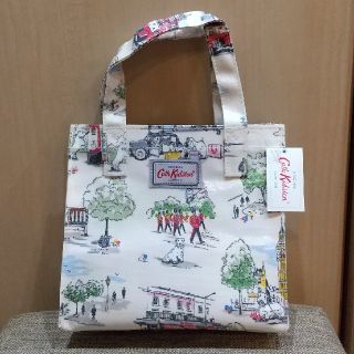 キャスキッドソン(Cath Kidston)の❰新品❱キャスキッドソンスモールブックバッグビリーゴーズタウン(トートバッグ)