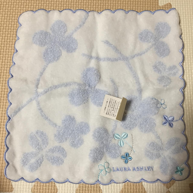 LAURA ASHLEY(ローラアシュレイ)のハンドタオル 3枚セット 新品 未使用  レディースのファッション小物(ハンカチ)の商品写真