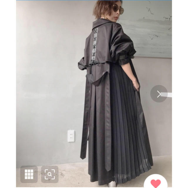 Ameri VINTAGE(アメリヴィンテージ)のAmeri BALLOON SLEEVE PLEATS TRENCH レディースのジャケット/アウター(トレンチコート)の商品写真