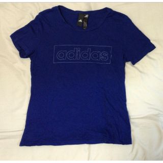 アディダス(adidas)のadidas Tシャツ(Tシャツ(半袖/袖なし))