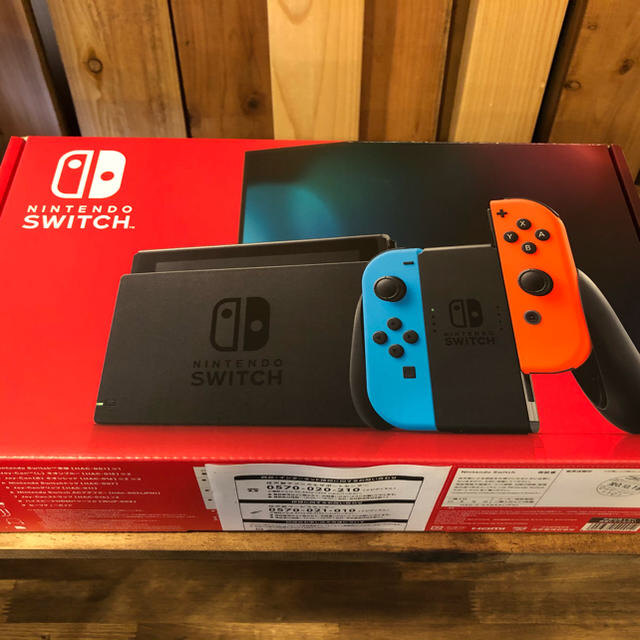 未使用 新品 ニンテンドースイッチ　新モデル Nブルー Nレッド 本体