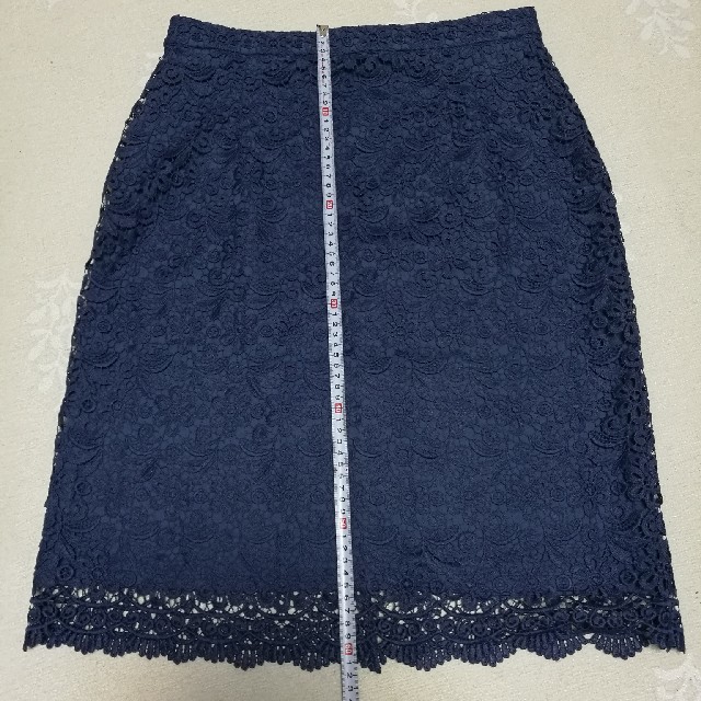 UNIQLO(ユニクロ)のUNIQLO　膝丈レースタイトスカート　ブルー レディースのスカート(ひざ丈スカート)の商品写真