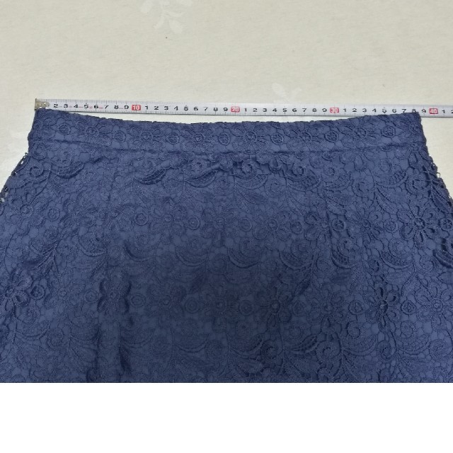 UNIQLO(ユニクロ)のUNIQLO　膝丈レースタイトスカート　ブルー レディースのスカート(ひざ丈スカート)の商品写真