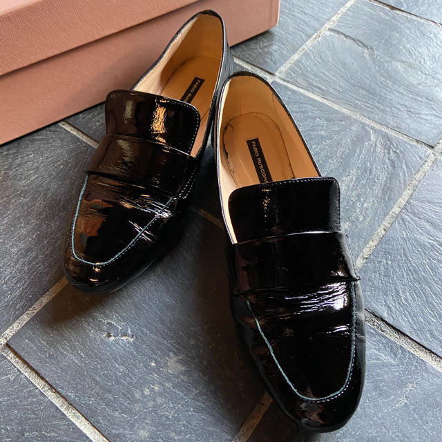 FABIO RUSCONI(ファビオルスコーニ)のファビオルスコーニ　ローファー　36 黒　エナメル　パテント　シューズ　 レディースの靴/シューズ(ローファー/革靴)の商品写真