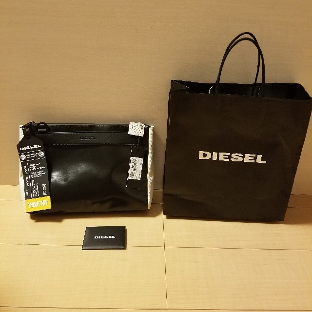 DIESEL(ディーゼル)の【半額以下】DIESEL　クラッチバッグ　ショルダーバッグ メンズのバッグ(セカンドバッグ/クラッチバッグ)の商品写真