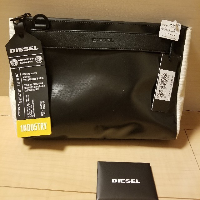 DIESEL(ディーゼル)の【半額以下】DIESEL　クラッチバッグ　ショルダーバッグ メンズのバッグ(セカンドバッグ/クラッチバッグ)の商品写真