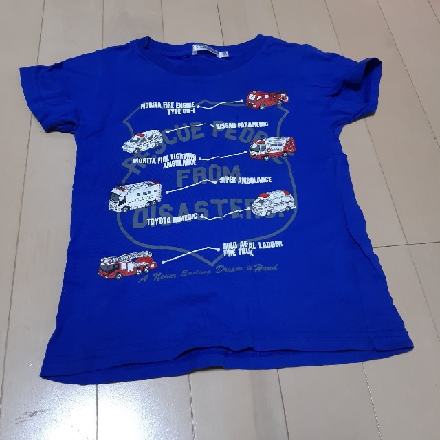 UNIQLO(ユニクロ)のユニクロ　トミカ　Tシャツ キッズ/ベビー/マタニティのキッズ服男の子用(90cm~)(Tシャツ/カットソー)の商品写真