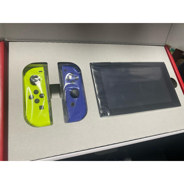 Nintendo Switch(ニンテンドースイッチ)のNintendo Switch(限定カラー)ネオンイエロー　ブルー エンタメ/ホビーのゲームソフト/ゲーム機本体(家庭用ゲーム機本体)の商品写真