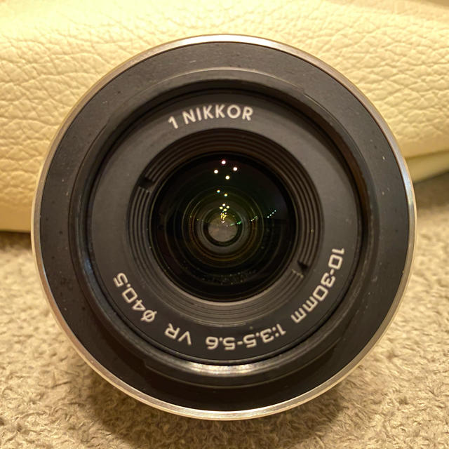 Nikon(ニコン)のミラーレス一眼カメラ Nikon 1 J1 標準ズームレンズ スマホ/家電/カメラのカメラ(ミラーレス一眼)の商品写真
