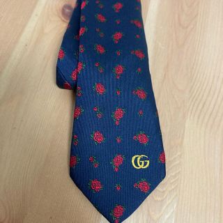 グッチ バラ ネクタイの通販 17点 | Gucciのメンズを買うならラクマ