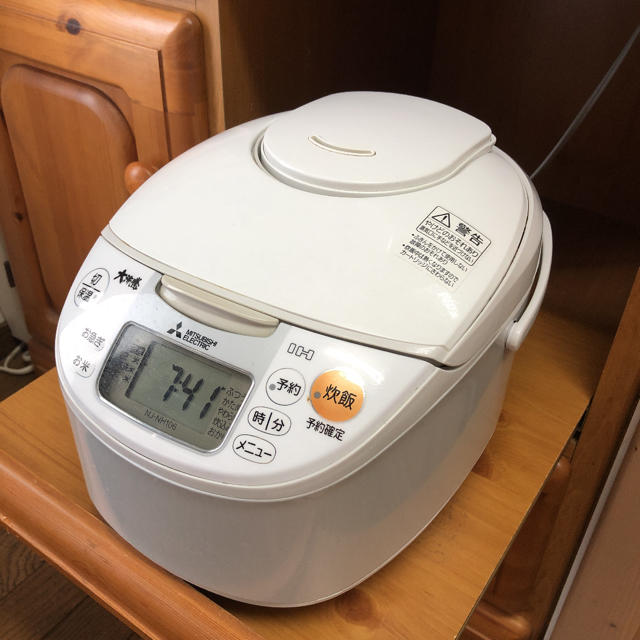 送料込み　美品！MITSUBISHI NJ-NH106-W 5号焚き炊飯器