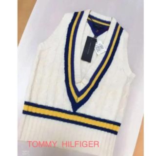 トミーヒルフィガー(TOMMY HILFIGER)のTOMMY HILFIGER♡ホワイトニットベスト 新品(ベスト/ジレ)