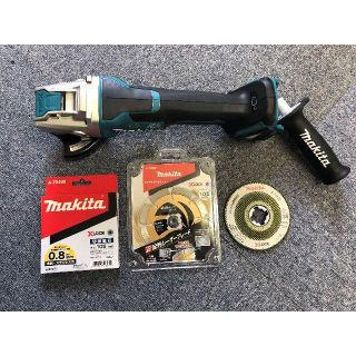 マキタ(Makita)のmakita ﾏｷﾀ ﾃﾞｨｽｸｸﾞﾗｲﾝﾀﾞ 100mm GA420DZ 新品(洗車・リペア用品)