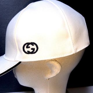 Gucci - 新品未使用!グッチ(GUCCI) GG キャップ 帽子 白 M、Lサイズの