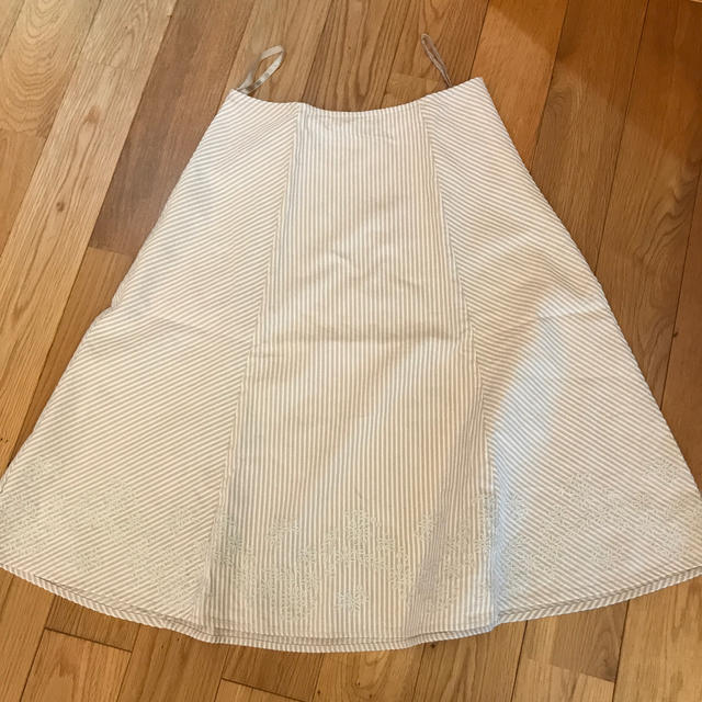 LAURA ASHLEY(ローラアシュレイ)のローラアシュレイ　スカート レディースのスカート(ひざ丈スカート)の商品写真