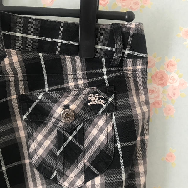 BURBERRY BLUE LABEL(バーバリーブルーレーベル)のオペノ様専用ページ♡Burberry ★ チェックパンツ　ブラック系　38 レディースのパンツ(カジュアルパンツ)の商品写真