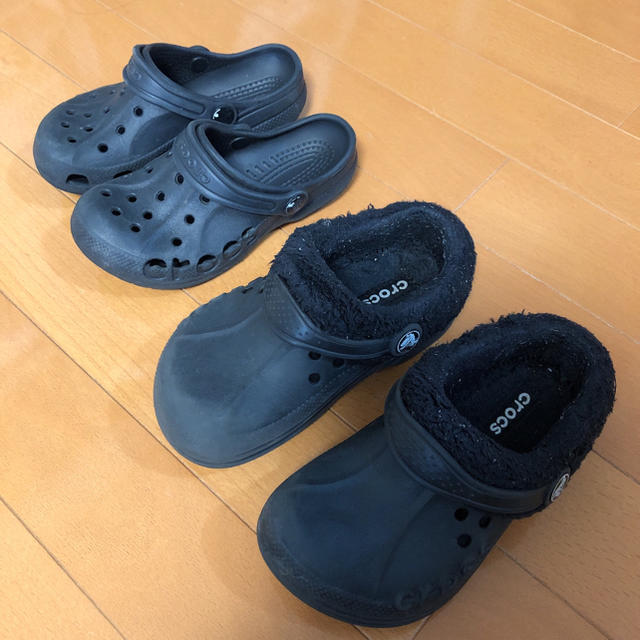 crocs(クロックス)の♡エース♡様専用　クロックス　キッズ　ブラック　12C13 ボアなし単品 キッズ/ベビー/マタニティのキッズ靴/シューズ(15cm~)(サンダル)の商品写真