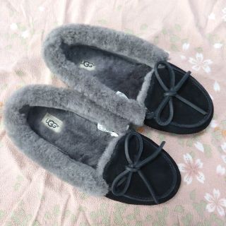 アグ(UGG)のugg アグ SOLANAソラーナローファー ブラック(スリッポン/モカシン)