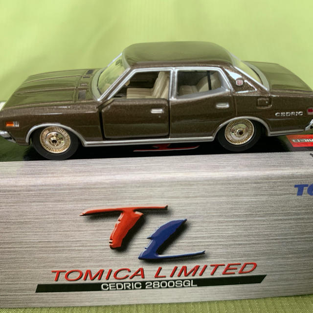 TOMMY(トミー)のトミカリミテッド■0034 セドリック CEDORIC 2800SGL エンタメ/ホビーのおもちゃ/ぬいぐるみ(ミニカー)の商品写真