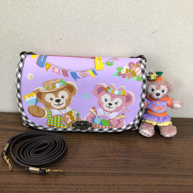 Disney(ディズニー)の専用⭐︎ダッフィー&シェリーメイ⭐︎大容量長財布&ショルダーバック⭐︎ぬいぐるみ レディースのファッション小物(財布)の商品写真